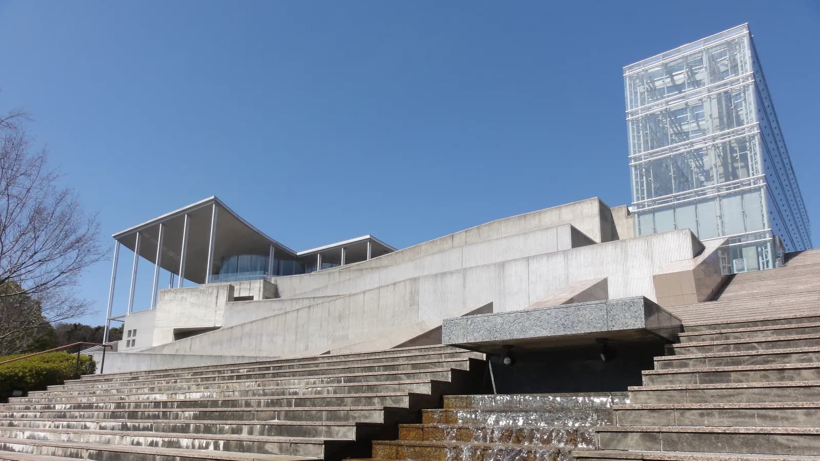 岡崎市美術博物館